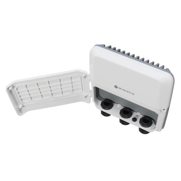 MikroTik RB5009UPr+S+OUT - Router exterior 7x RJ45 1000Mb/s PoE, 1x RJ45 2.5Gb/s PoE, 1x SFP+, 1x USB 3.0, IP66 - Imagen 3